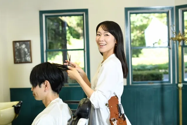 【職場復帰も歓迎】ブランクOKのスタイリスト採用|シフト柔軟で両立しやすい